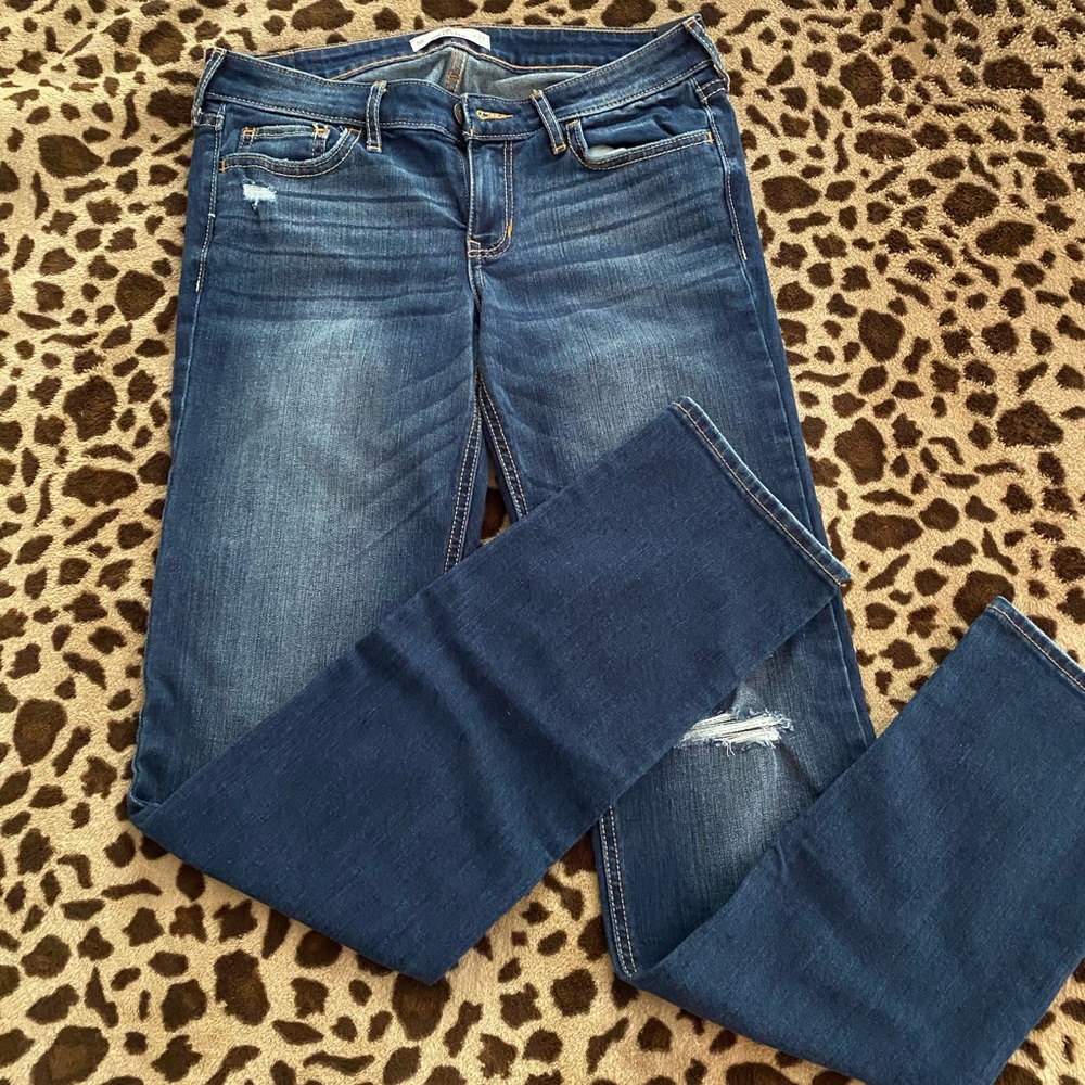 Hollister jeans- ripped dark wash